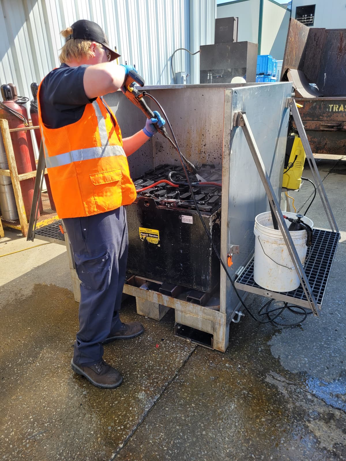 Forklift Battery Washing