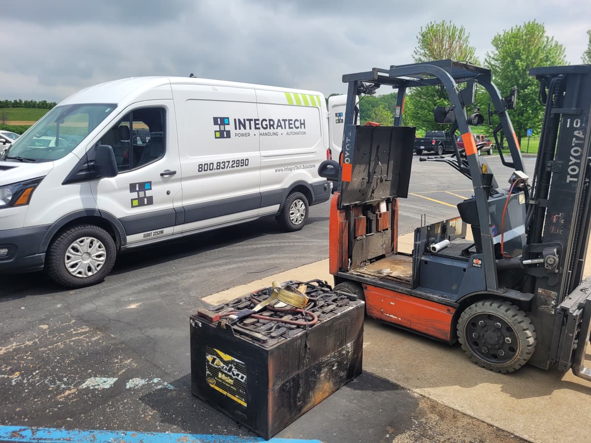 IntegraTech Van Servicing Battery